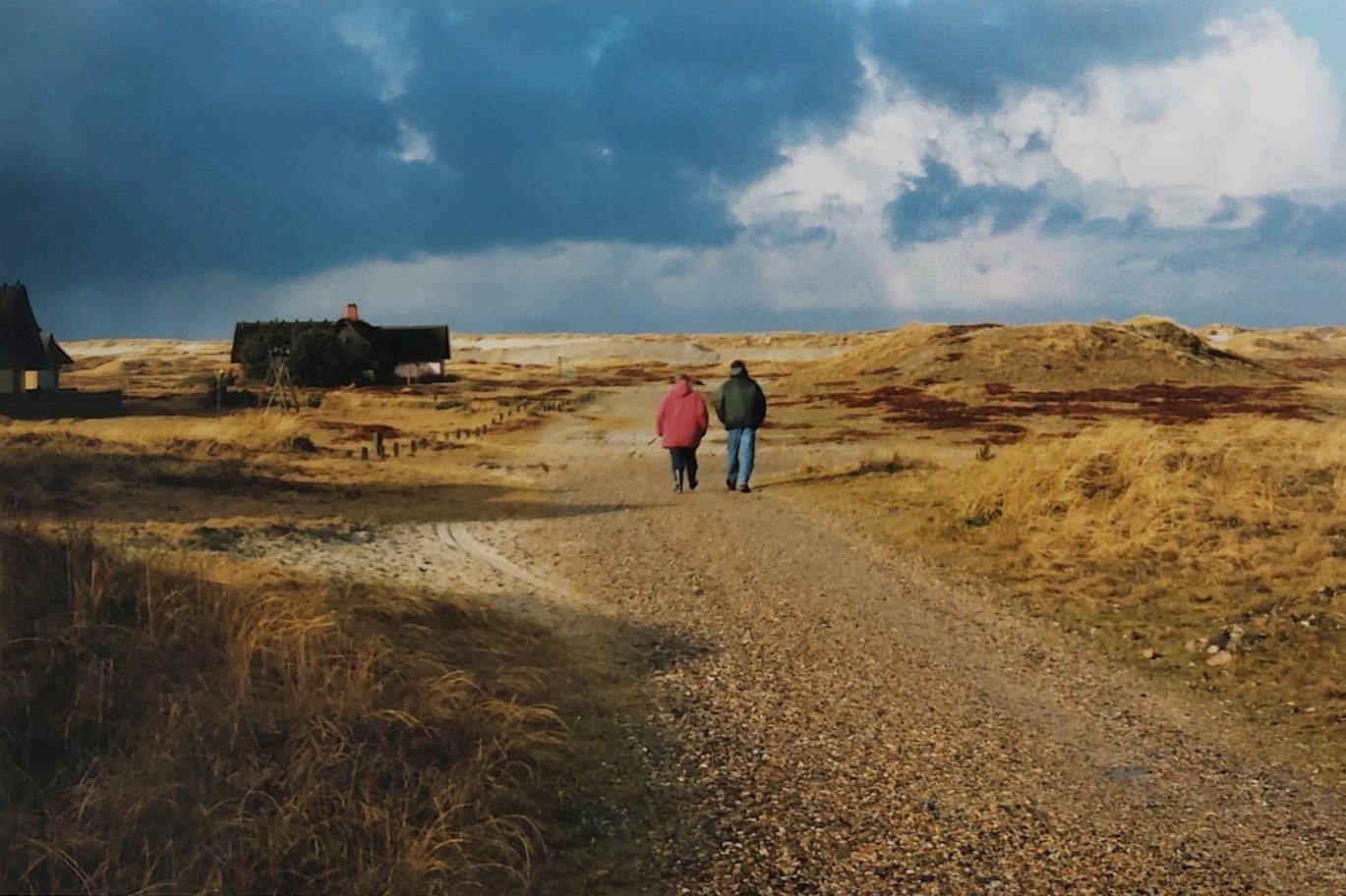 José en Daan in de Deense duinen, foto Stoffel Stoffelsen, 1995